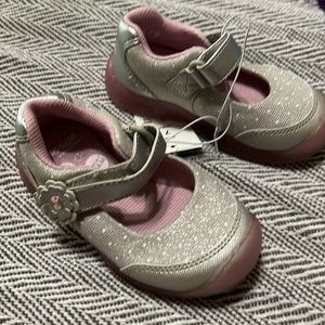 NWT grey light up shoes size 7